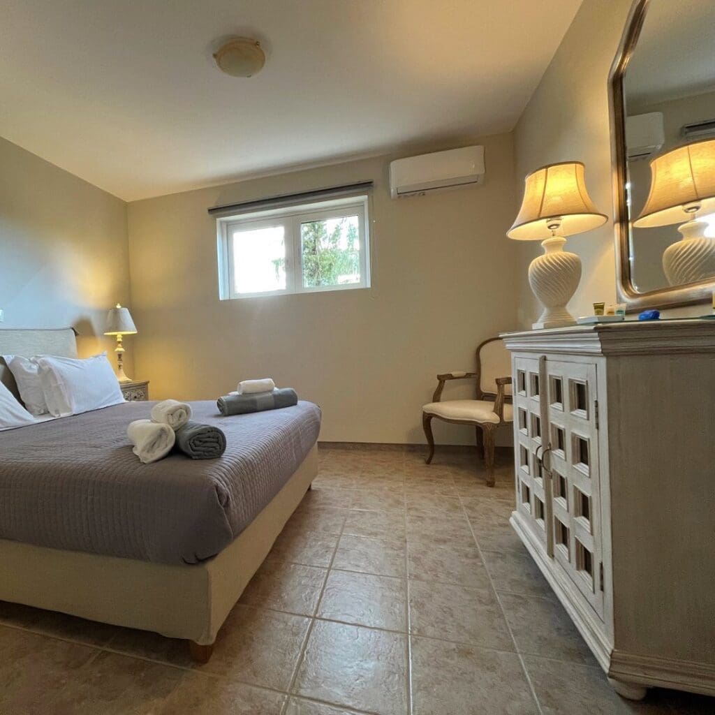 Seaside Luxury Villas | Imagine Greece Retreats Seaside Luxury Villas